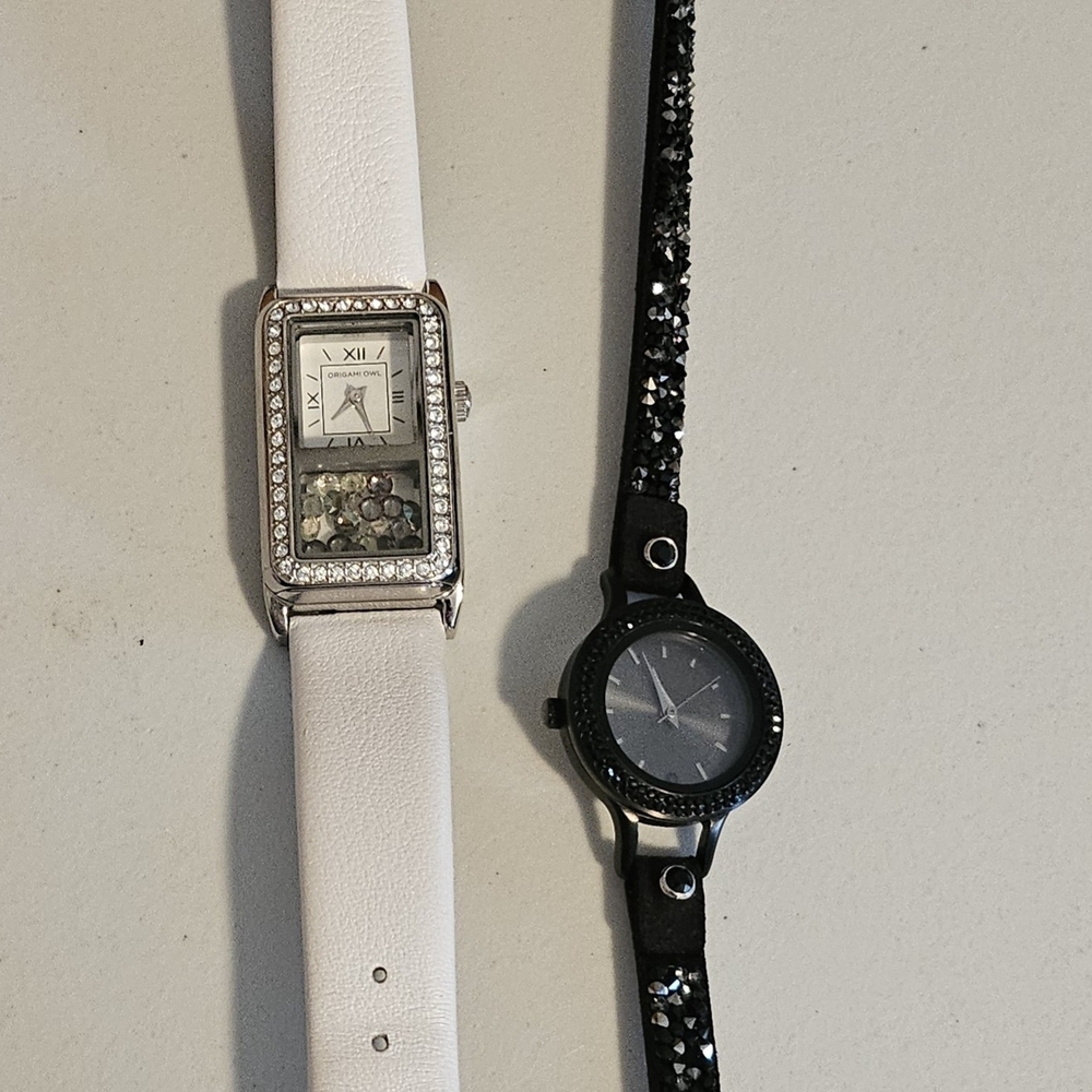 Origami Owl White and Black Watch Set